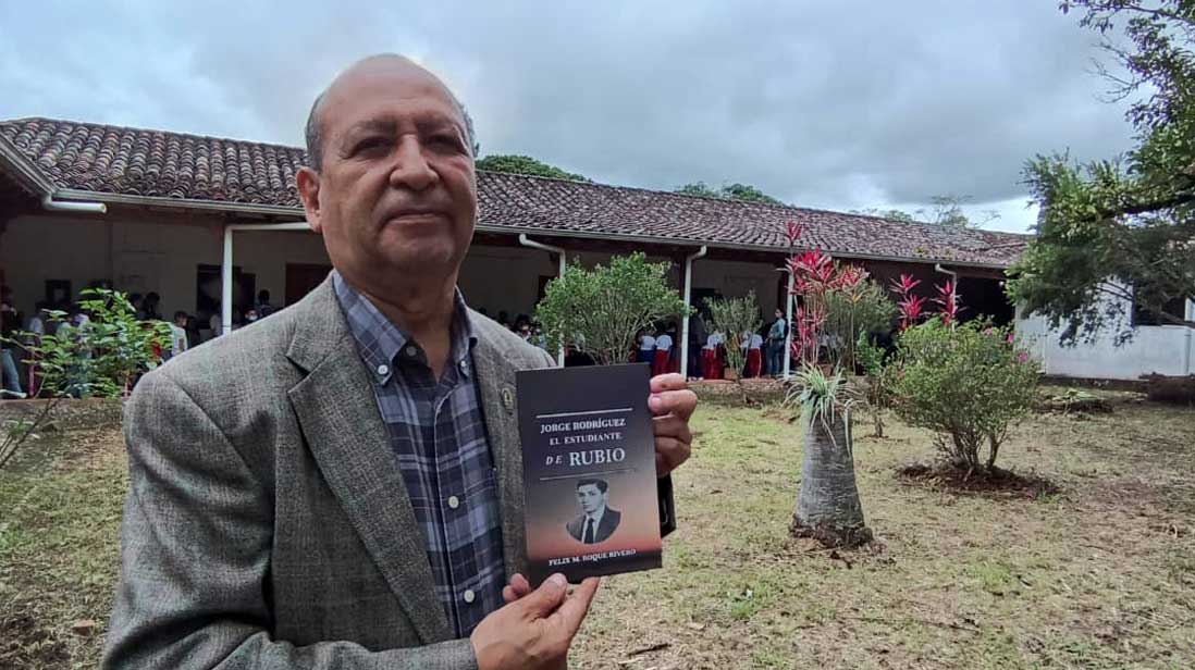 El ex procurador Félix Roque escribió el libro bautizado por Freddy Bernal
