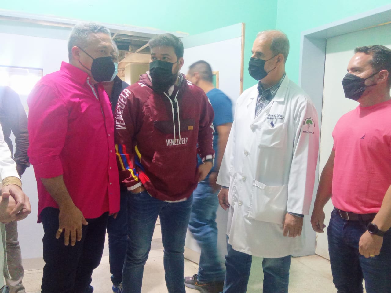 Gobernador Ernesto Luna supervisa trabajos en áreas del hospital de Maturín