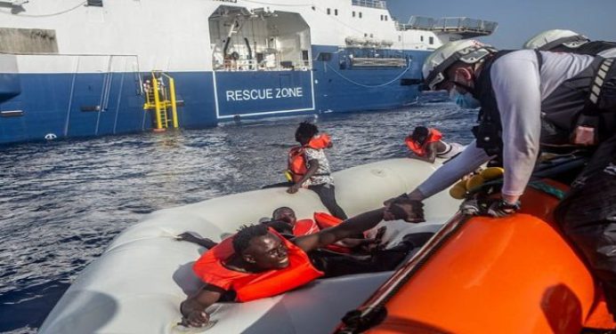 ¡Insólito! Nace un bebé en el barco de «Médicos Sin Fronteras» tras un rescate en el mar