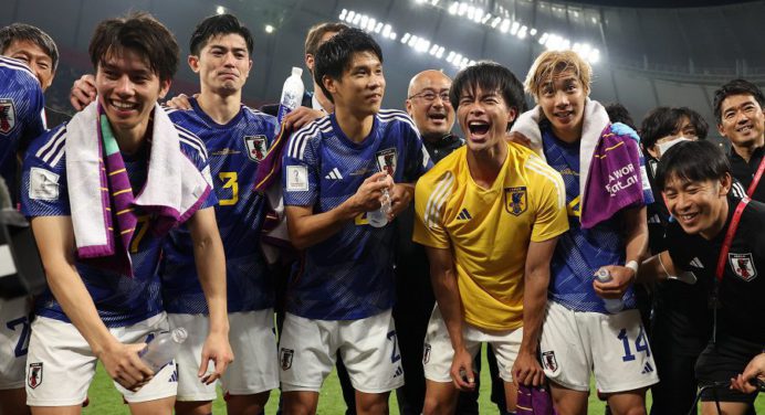 Japón pasó a octavos de final como primera de grupo tras vencer a España