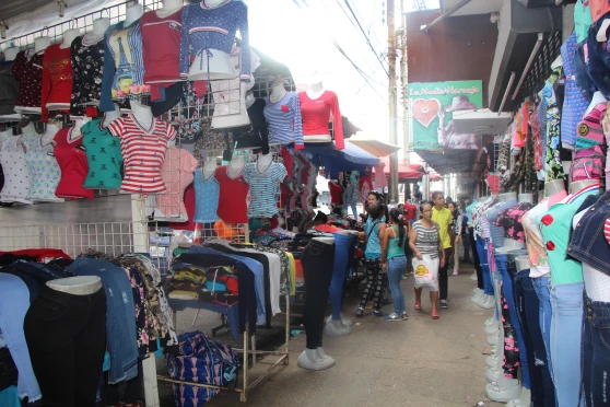 Las principales calles del centro de Maturín están llenas de los tarantines de los vendedores informales