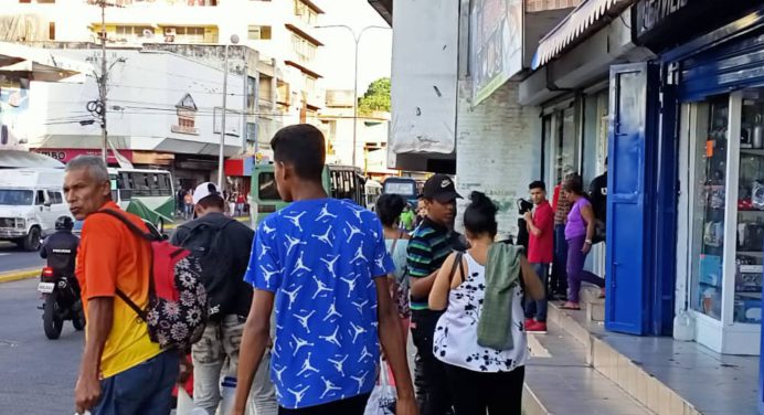 Más de 20 mil personas al día por compras navideñas recibió casco central de Maturín