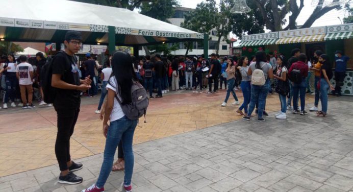 Más de 700 aspirantes a la Unerg recibieron guías para examen preingreso