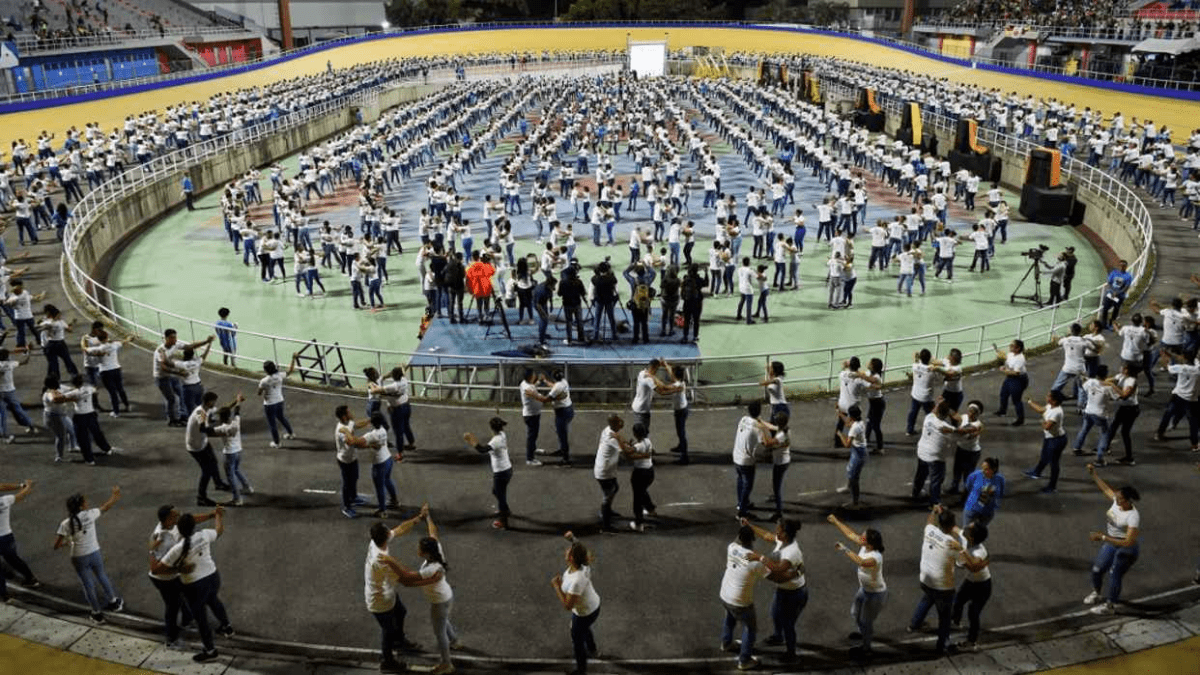 Nuevo Récord Guinness: Venezuela logra la rueda de salsa casino más grande del mundo