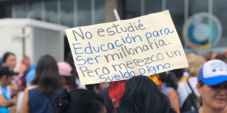 obu profesores universitarios venezolanos son los peores pagados en latinoamerica laverdaddemonagas.com protesta de profesores 750x375 1