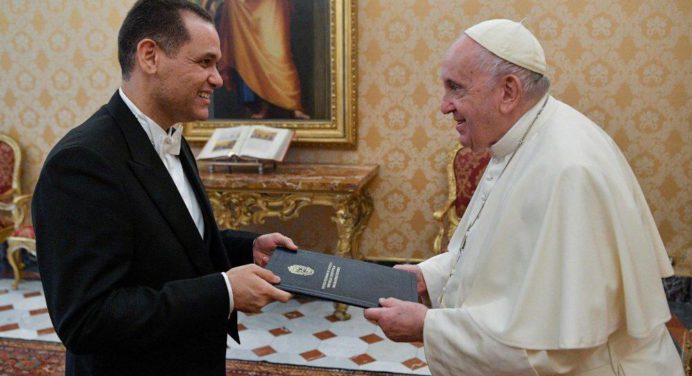 Papa Francisco recibe en audiencia al nuevo embajador de Venezuela ante la Santa Sede