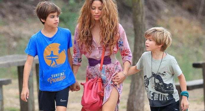 Shakira pasa sus primeras navidades sin Piqué: en el desierto, con sus hijos