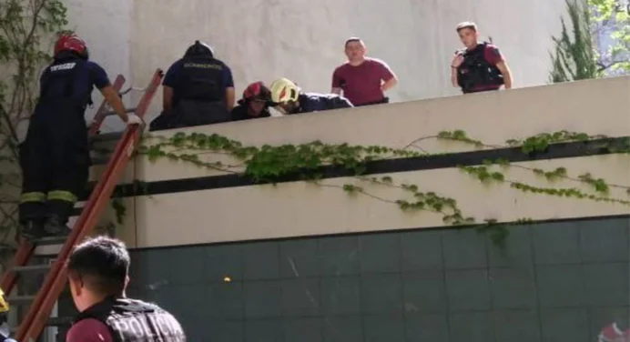 Venezolana cayó de un cuarto piso en Argentina mientras escapaba de un narcotraficante