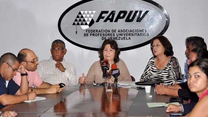 Los profesores están agrupados en la Federación de Asociaciones de Profesores Universitarios de Venezuela