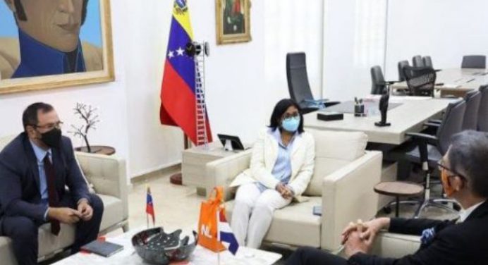 Venezuela y Países Bajos siguen creando acuerdos sobre reapertura de frontera en mar Caribe