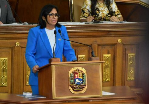 La vicepresidenta Delcy Rodríguez indicó que ha crecido la recaudación tributaria casi 99%