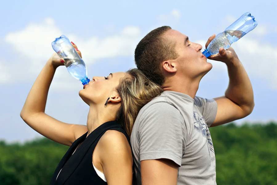 9 consejos para evitar la retencion de liquidos laverdaddemonagas.com 72402 beber agua en cantidad suficiente es tan importante como alimentarse