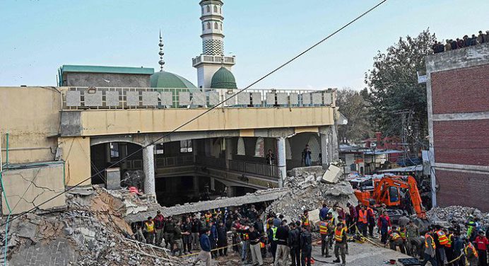 Atentado a una mezquita en Pakistán registra al menos 32 muertos y más de 140 heridos