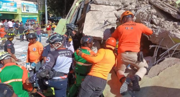 Derrumbe de un edificio en República Dominicana deja varias personas atrapadas