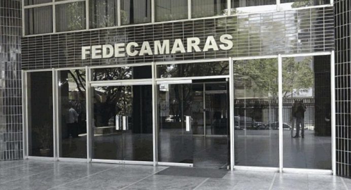 ¡En dólares! Este es el monto del salario mínimo que está discutiendo Fedecámaras