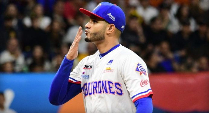 Erik Leal se lució y los Tiburones de La Guaira ganaron su primer juego en la final
