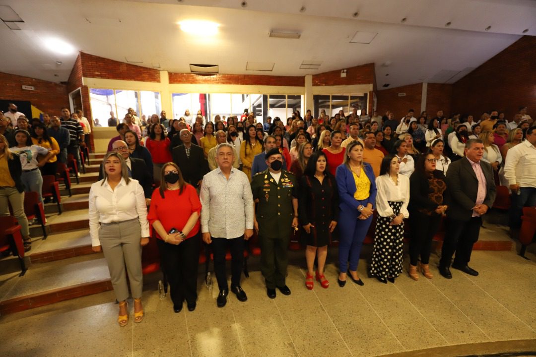 gobernacion y alcaldia homenajearon a los educadores en su dia laverdaddemonagas.com autoridades7