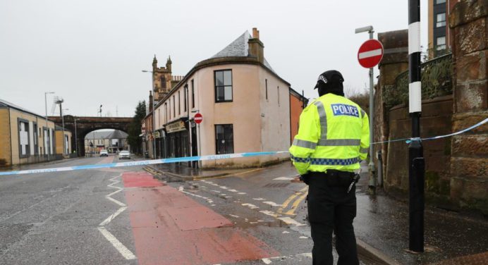 Incendio en un hotel escocés deja tres muertos