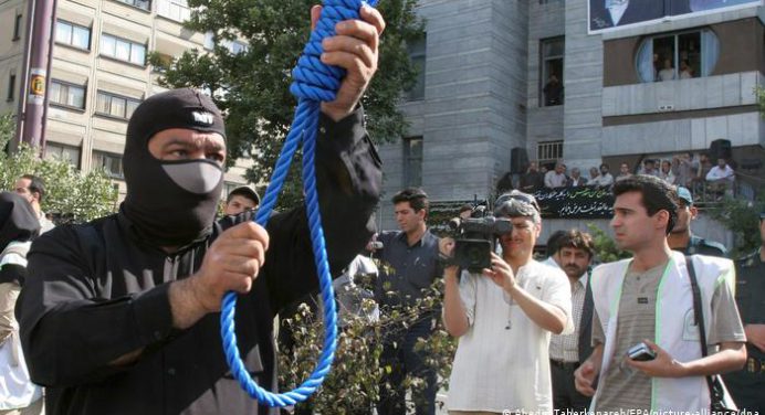 Irán contiene las protestas con más penas de muerte y ejecuciones