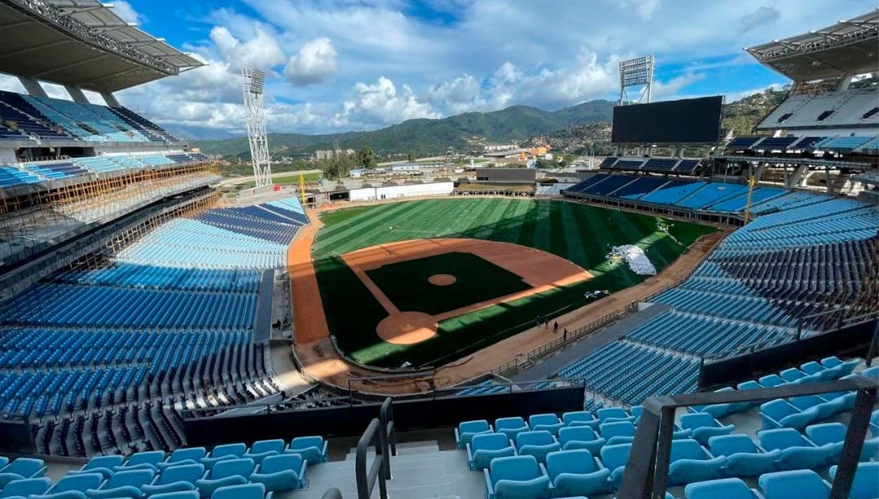 Estadio "Simón Bolívar" listo para la Serie del Caribe 2023