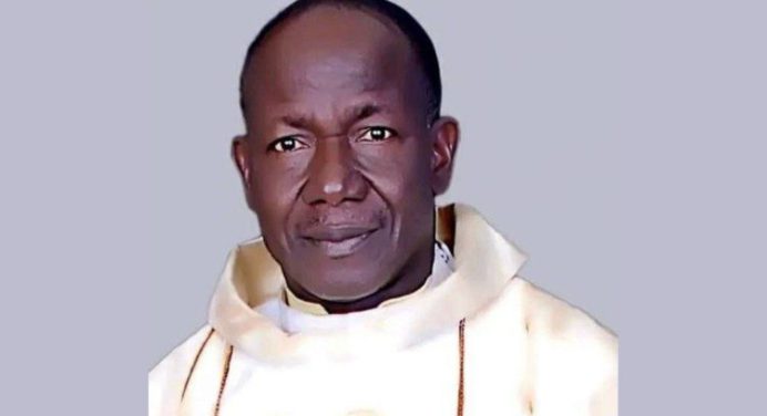 ¡Horror en Nigeria! Hombres armados matan a un sacerdote en su casa parroquial