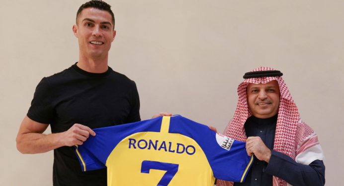 Cristiano Ronaldo fue presentado oficialmente como nuevo jugador del Al Nassr