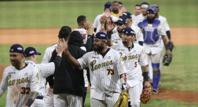 Leones del Caracas lidera la tabla del Round Robin tras vencer al Magallanes
