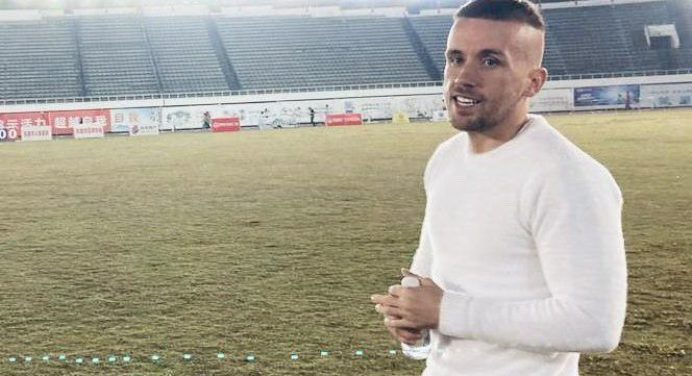Atlético La Cruz anunció al español Kevin Vidaña como nuevo director técnico