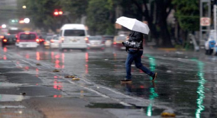 Inicio de semana con nubosidad y lluvias dispersas en gran parte del país