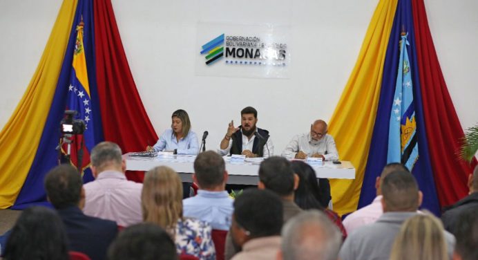 Luna socializa con jefes de despachos y autoridades del Psuv las 7 líneas del presidente Maduro