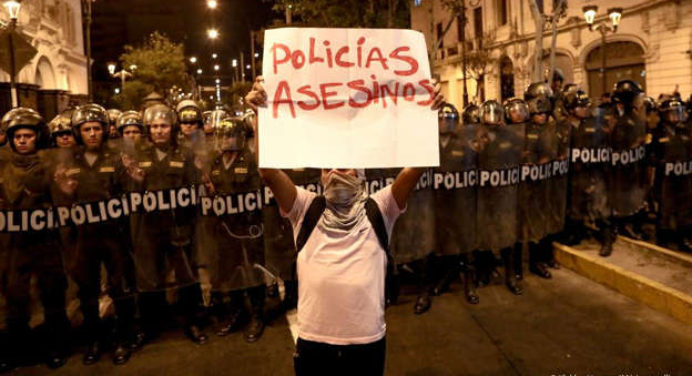 Manifestaciones al sur de Perú dejan una persona fallecida y ataques a sede policial 
