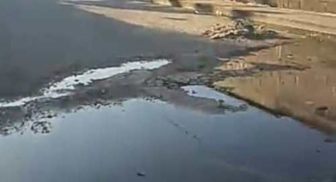 Más de 400 personas sufren por desborde de aguas negras en El Parquecito