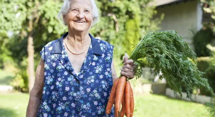 Nuevo estudio revela qué alimentos comer para vivir más años
