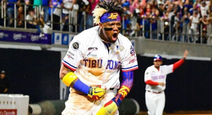 ¡Oficial! Ronald Acuña Jr. jugará la final con los Tiburones de La Guaira