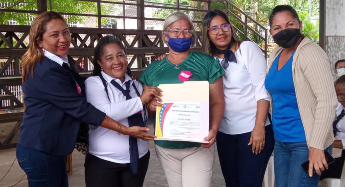 Parroquia Boquerón honra labor de los educadores