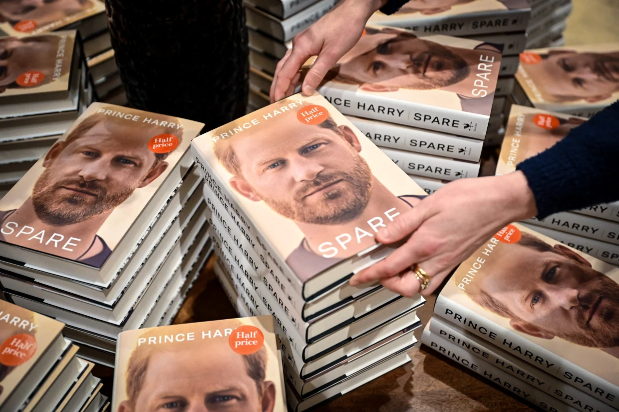 ¡Polémica que factura! Memorias del príncipe Harry venden casi millón y medio de ejemplares en un día