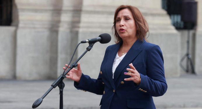 Presidenta Dina Boluarte pide al Congreso adelantar elecciones a 2023 ante crisis en Perú