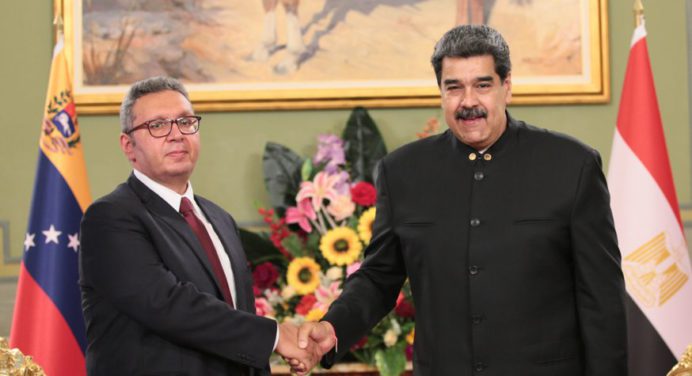 Presidente Maduro recibió cartas credenciales de embajadores de África y Asia