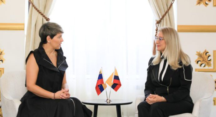 Primera Dama de Colombia se reúne con Primera Combatiente en Miraflores
