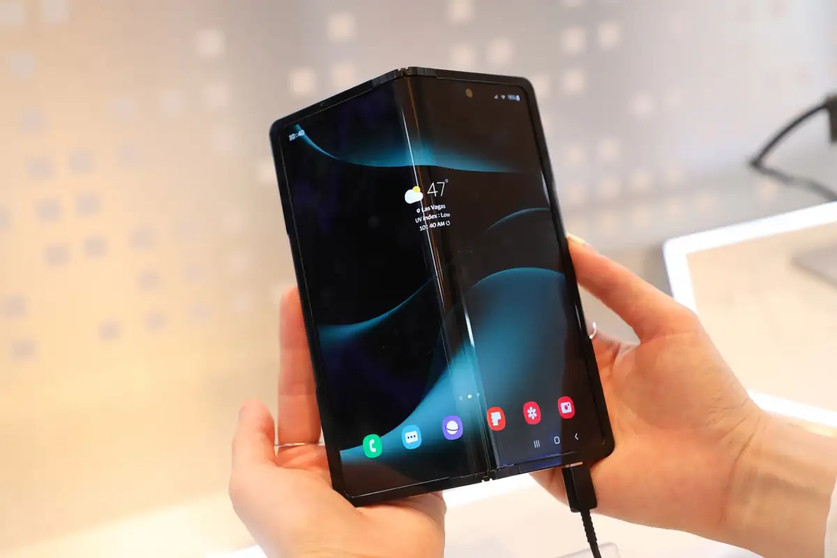 Revelan nuevo celular de Samsung que se puede doblar 360 grados