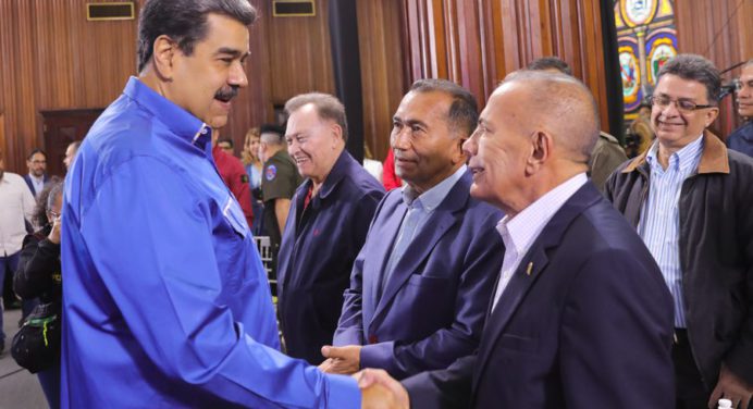 Maduro: Venezuela tiene derecho a la normalidad económica