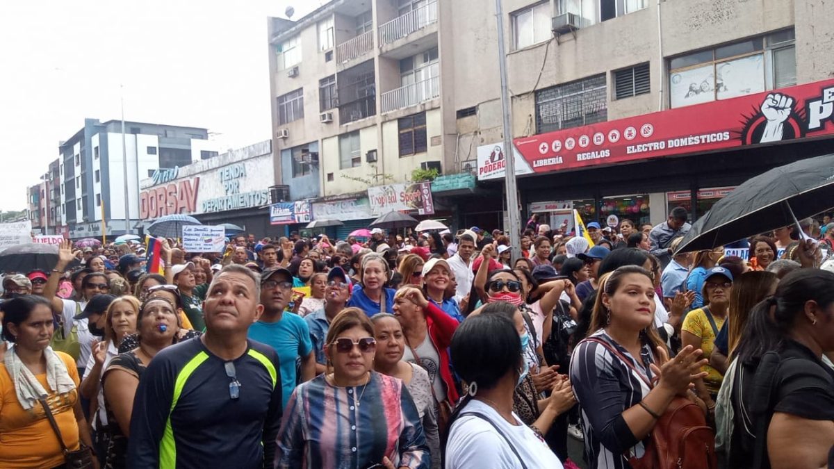 trabajadores tomaron nuevamente las calles de maturin por mejoras salariales laverdaddemonagas.com whatsapp image 2023 01 16 at 4.12.10 pm