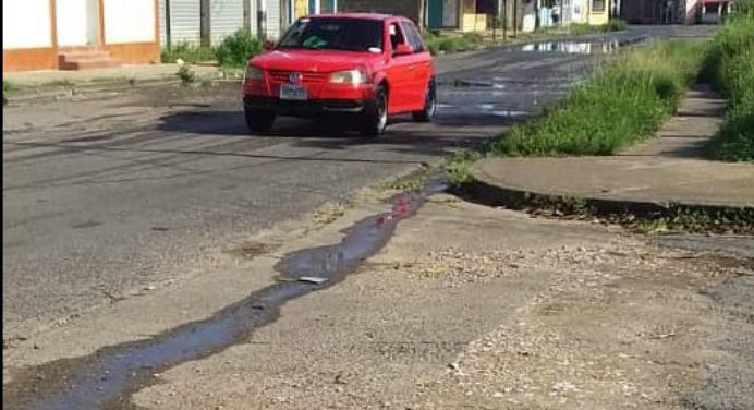 Vecinos de Doña Menca denuncian contaminación por bote de aguas servidas