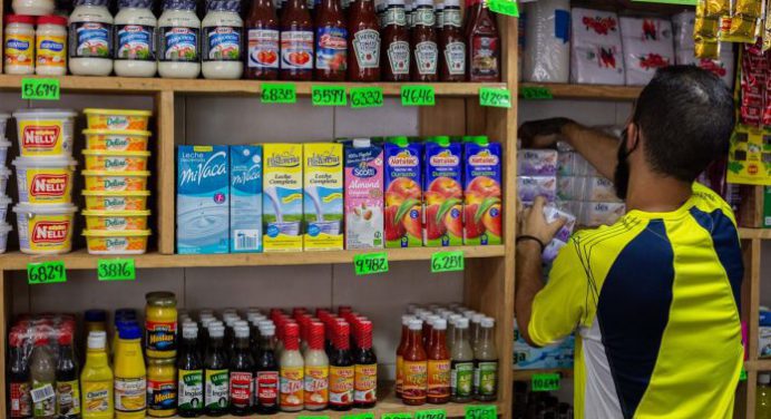 Venezolano necesita $ 1.000 para comprar productos de la Canasta Básica