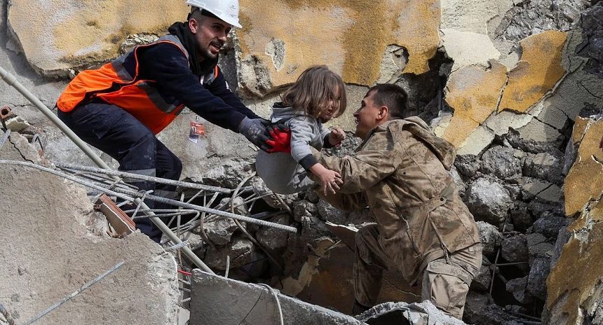Tras cumplirse 13 días del terremoto en Turquía, los equipos de rescate continúan localizando sobrevivientes