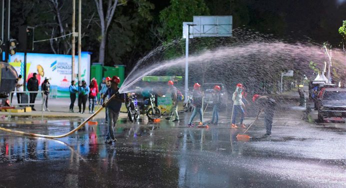 Alcaldía de Maturín desplegó 120 trabajadores para sanear la Raúl Leoni durante el Carnaval