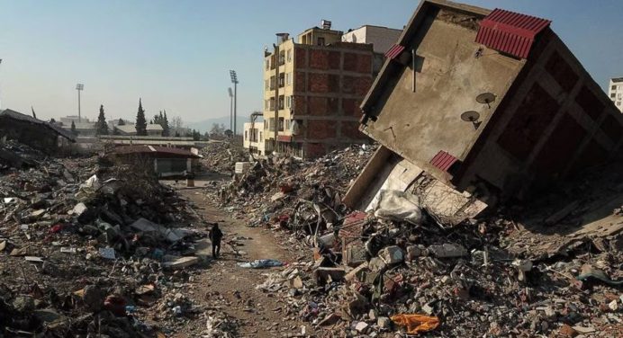 Aumentan a más de 41.000 las víctimas mortales tras los terremotos en Turquía