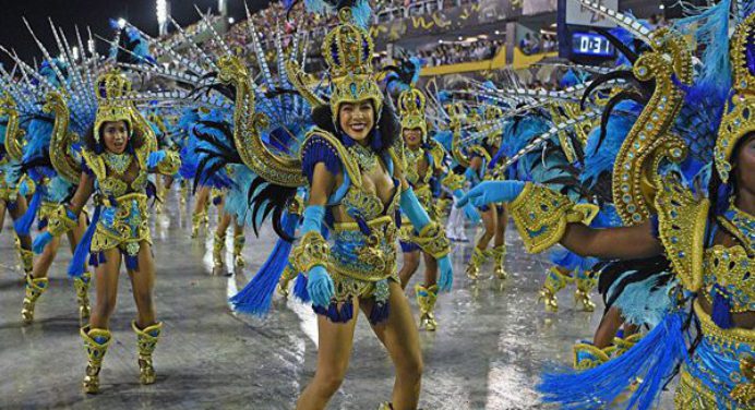 Carnaval de Brasil atraerá $1.558 millones a su economía por 5 días de fiesta