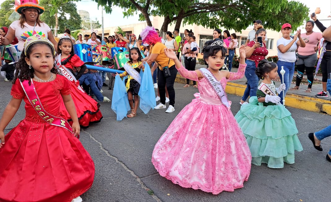 color fantasia y alegria inundaron las calles de barrancas del orinoco con desfile escolar laverdaddemonagas.com carnaval 4