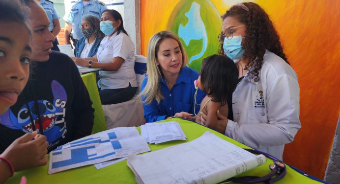 Con jornada médico asistencial favorecen a niños del sector Las Palmeras